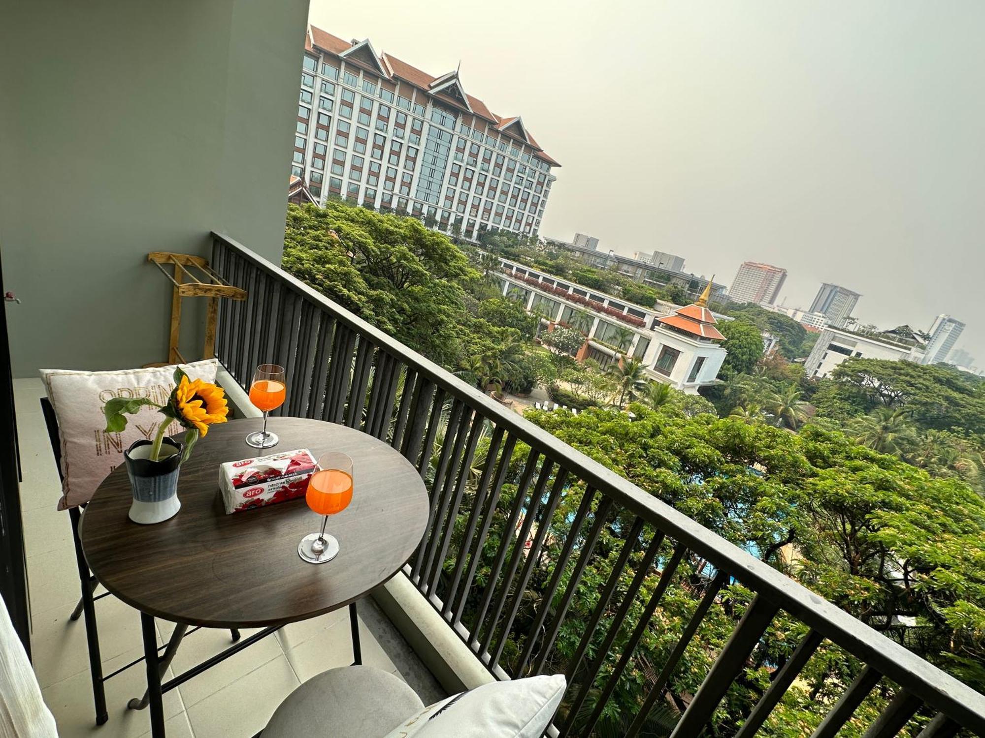 The Astra Condo Changkhlan In Chiang Mai Bagian luar foto